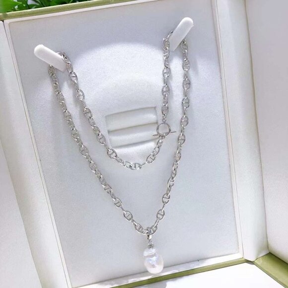 Baroque Pearl Necklace with Buckle Pendant - Picture 2 of 3